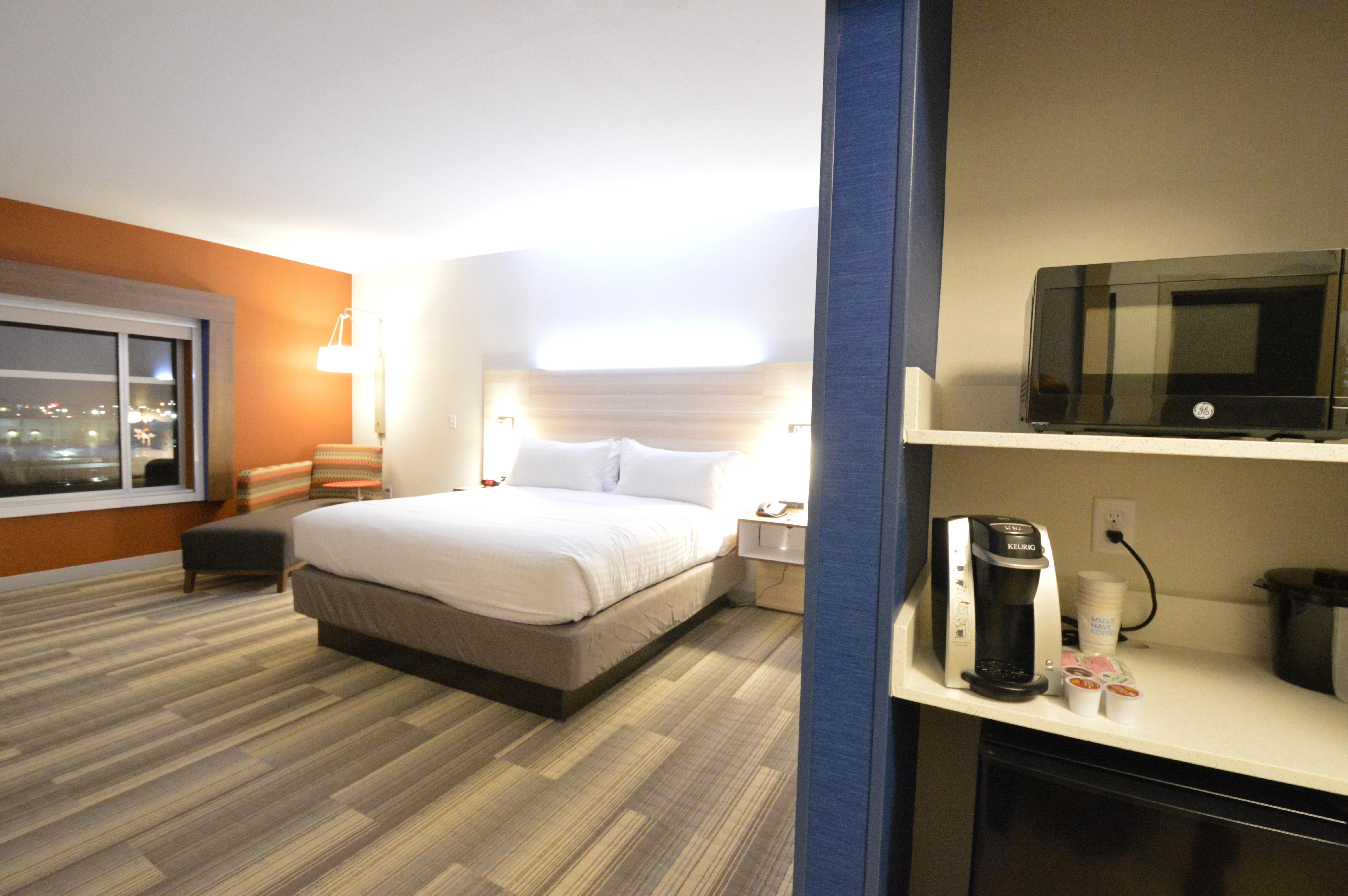 Holiday Inn Express & Suites Toledo West By Ihg Экстерьер фото