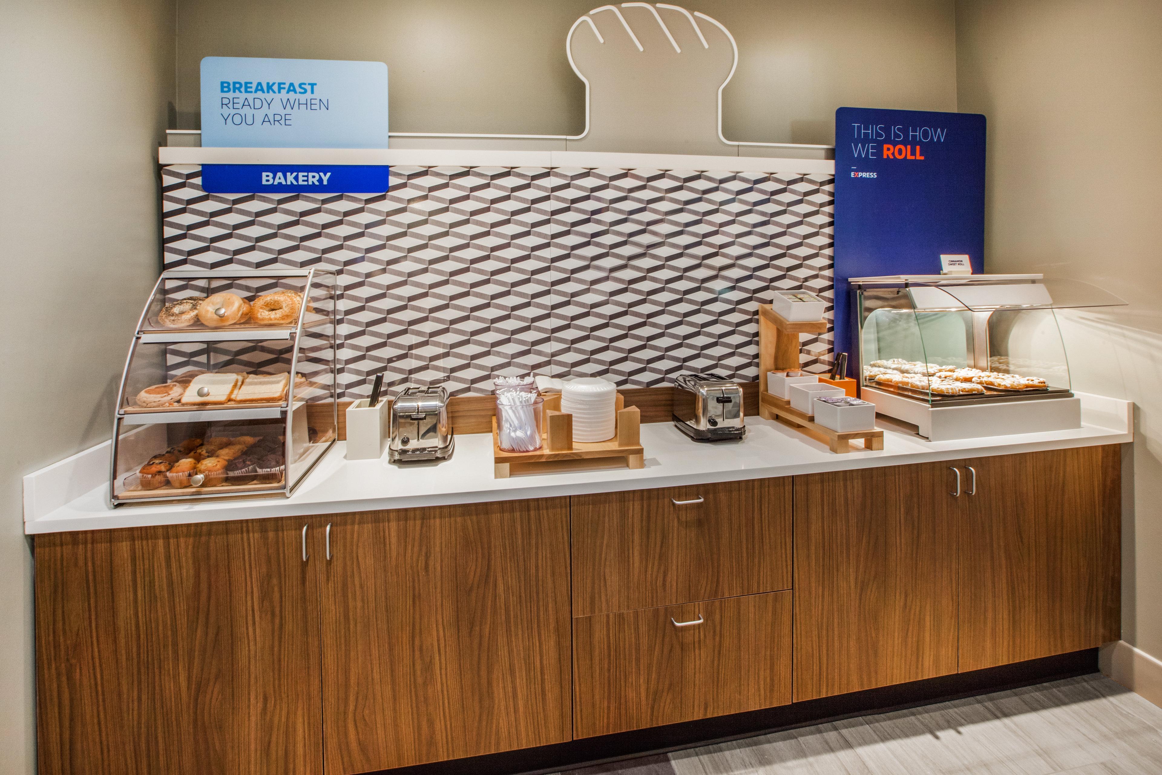 Holiday Inn Express & Suites Toledo West By Ihg Экстерьер фото