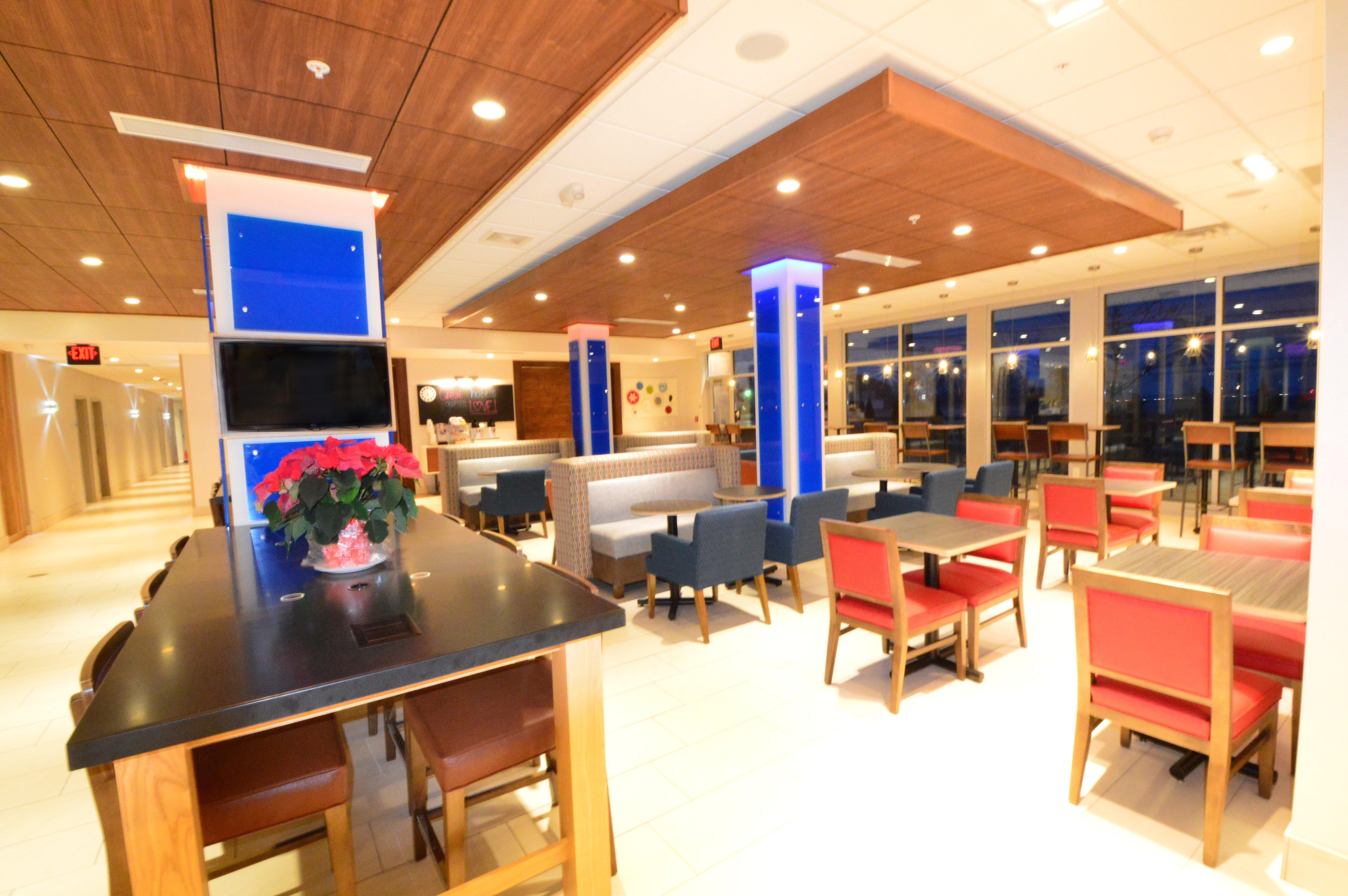 Holiday Inn Express & Suites Toledo West By Ihg Экстерьер фото