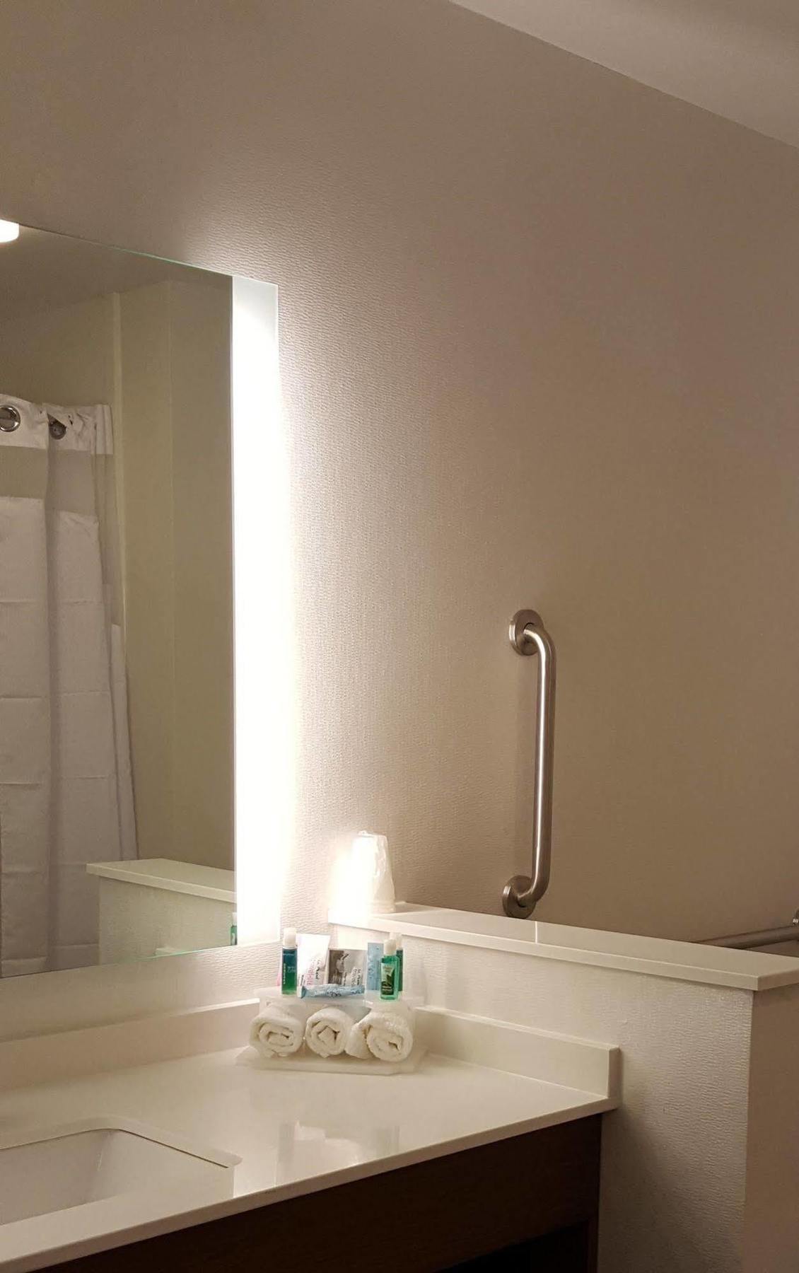Holiday Inn Express & Suites Toledo West By Ihg Экстерьер фото