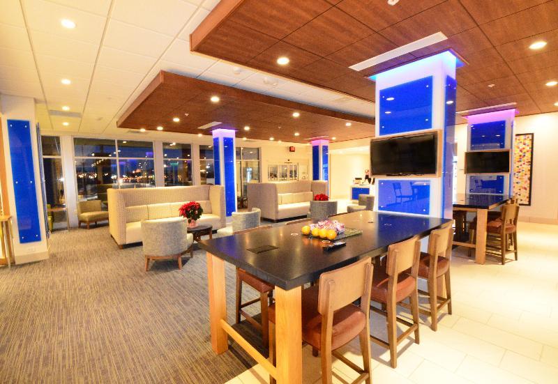 Holiday Inn Express & Suites Toledo West By Ihg Экстерьер фото